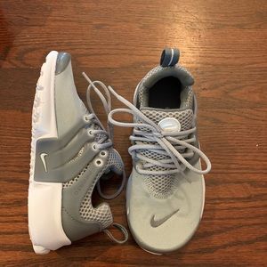 Toddler boys NEW Nike size 13c